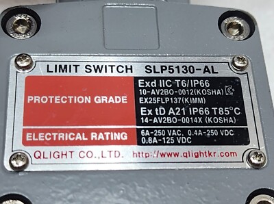 おもちゃ SwitchLitd SV8 Series Illuminated, Short Body Anti-Vandal Switch - E-Switch