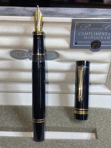 Parker 18K Duofold Centennial Black And Gold Fountain Pen 18K - Picture 7 of 8