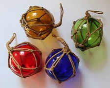 Maritime Deko Fischerkugel aus Glas und Tau a...