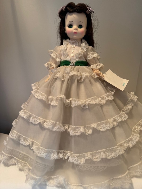 Madame Alexander 13 inch GONE WITH THE WIND Scarlett with Wrist Tag 1960's