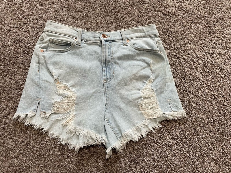 EUC Kendall And Kylie The Icon Jean Shorts Size 7
