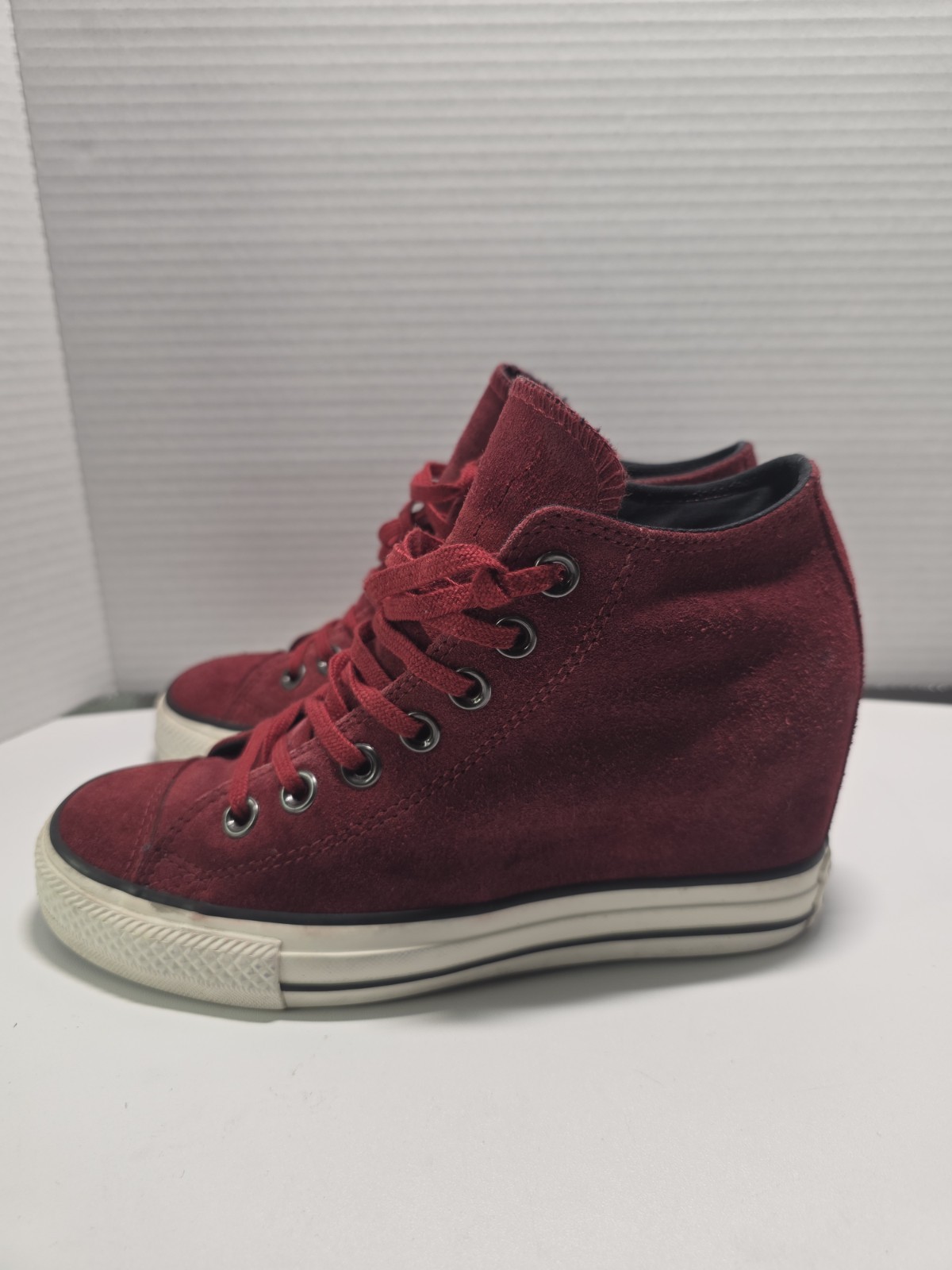 Converse Chuck Taylor Dahlia Lux Burgundy Suede Wedge Sneaker Size 7-image