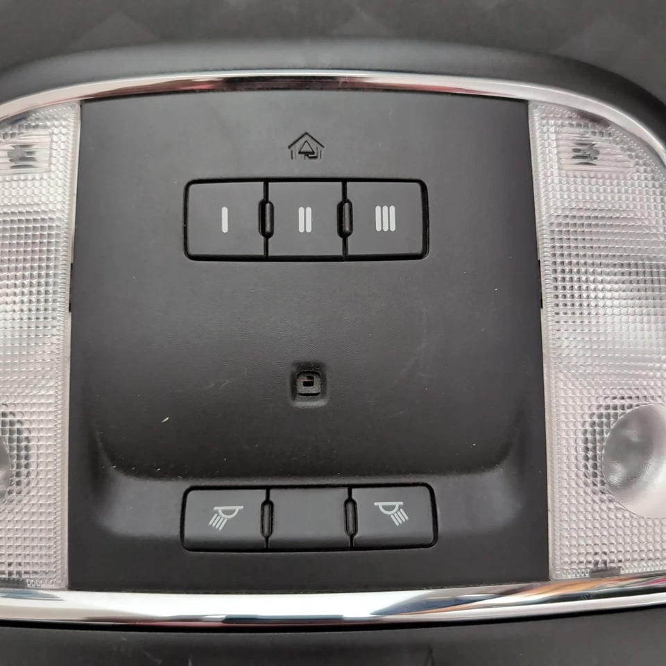 Черный верхний консольный фонарь для Chrysler 300 Dodge Charger 2011-2014 годов выпуска 1RG01DX9AG от оригинального производителя - Изображение 2 из 4