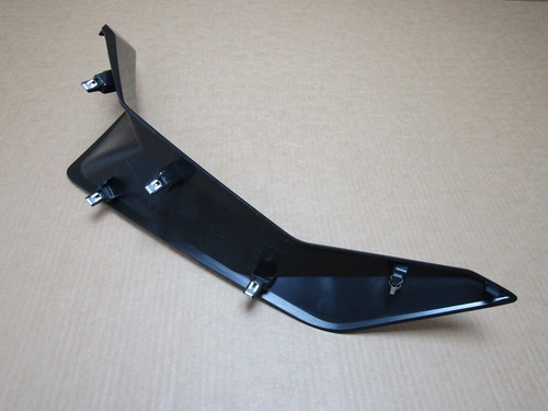 Aprilia SR GT 125 2023 490 millas panel carenado lado medio derecho (13002) - Imagen 6 de 9