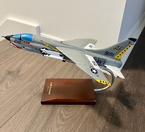 USN LTV Ling Temco Vought F-8E Crusader Desk Top Display Model 1/48 SC Airplane - Picture 1 of 6