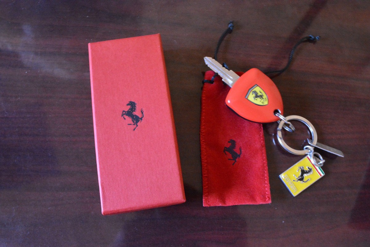 Genuine Authentic FERRARI ENZO KEY FOB Remote Car Key Chain