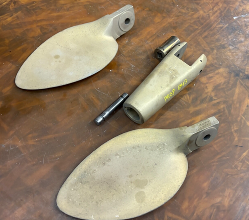 MARTEC/ELIPTEC TWO BLADE FOLDING PROPELLER, LH 18D X 14 P-3 1 1/8" SHAFT... - Picture 2 of 11