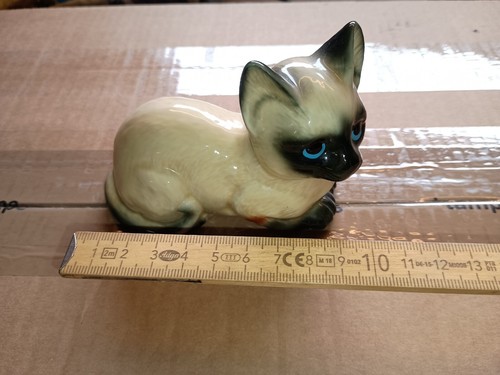 Porzellanfigur Katze Gilde, bemalt, wertvolle Handarbeit
