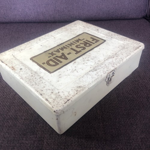 Vintage Minimax First Aid Enamel Tin Box With Vintage Medical Bandages Etc. - Foto 4 di 12