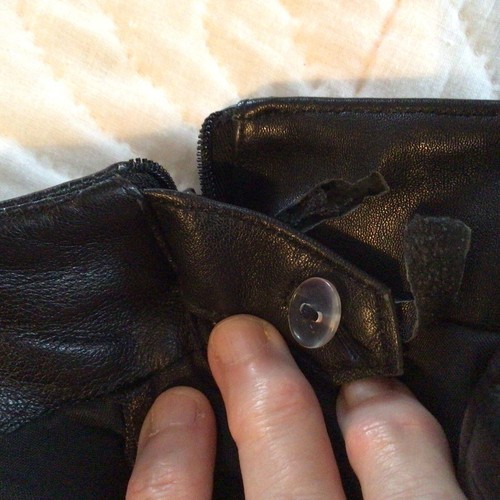 Hugo Buscati Leather Pants Size 6 P (Button Torn) TJM - Picture 4 of 6
