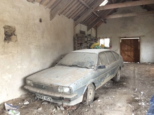 classic car Volkswagen Passat GL5 1983 five door hatchback scirocco shape silver