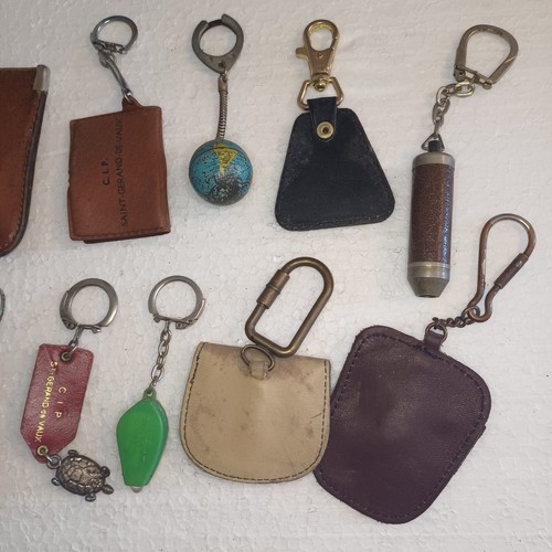 Lot of 10x Vintage Leather & Souvenir Keychains 1960s/80s Mixed Retro LOT 15 - Picture 8 of 8