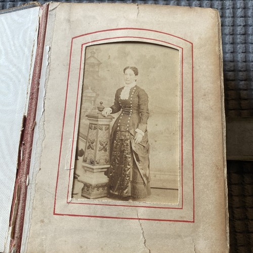 Antico album CDV con oltre 40 immagini - Pochi tintini - COME TROVATO - Foto 4 di 16