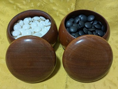 Clam Go Stones Size31 made in Hyuga with Go Bowls Japan