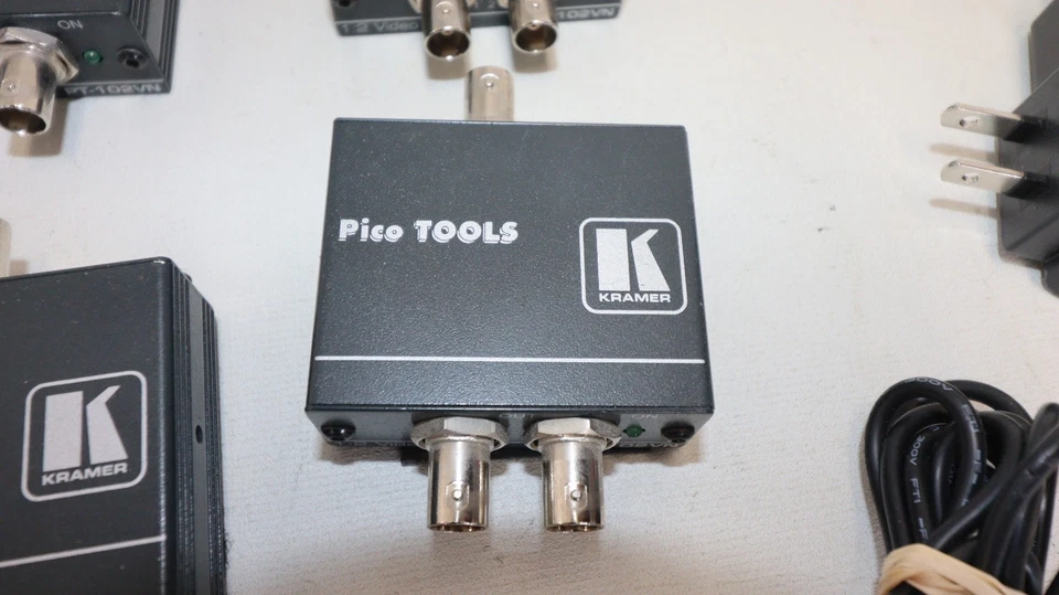 Kramer Pico Tools PT-102VN 1:2 Video Distribution Amplifier w/Power Supply - one - Image 3 of 4