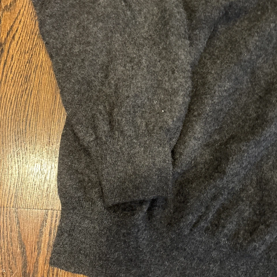 Suéter Uniqlo de algodón y cachemir para hombre | XL | Gris cuello en V Foto 3 de 4