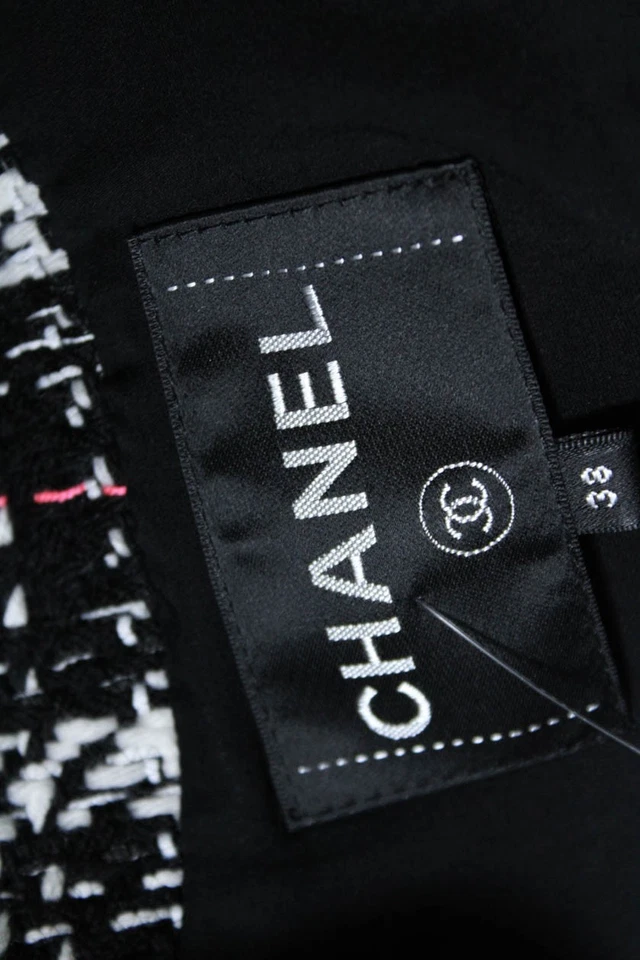 Chaqueta Chanel para mujer a cuadros de tweed recortada con botones negra blanca rosa talla FR 38 Foto 4 de 4