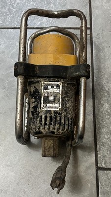 WYCO 991 Electric Vibrator Universal Motor 115v 9 amp