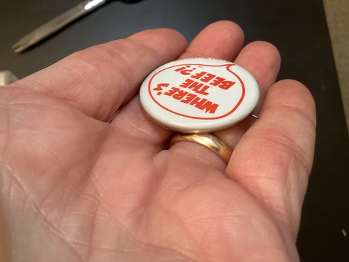 Vintage Where's The Beef Wendy's Restaurant Button Pinback Pin  - Picture 7 of 15