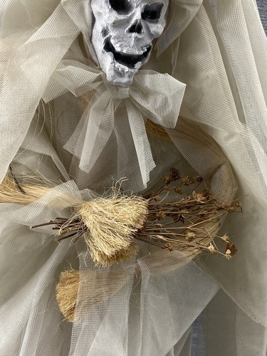 Halloween Esqueleto Calavera Novia Colgante Paja Herramienta Atrezzo Decoración 36” - Imagen 6 de 18