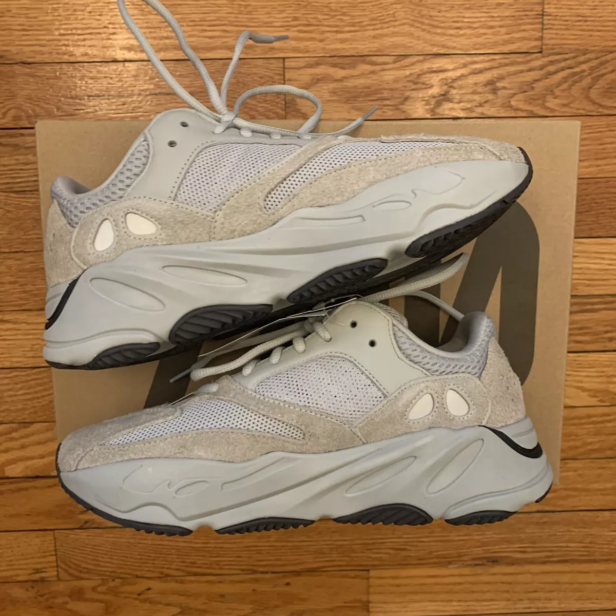 YEEZY BOOST 700 SOLT