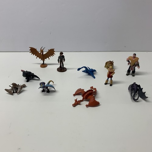 Lot Of 11 How To Tame Your Dragon 2 Miniature Figurines .5”-2” Tall - Picture 4 of 8