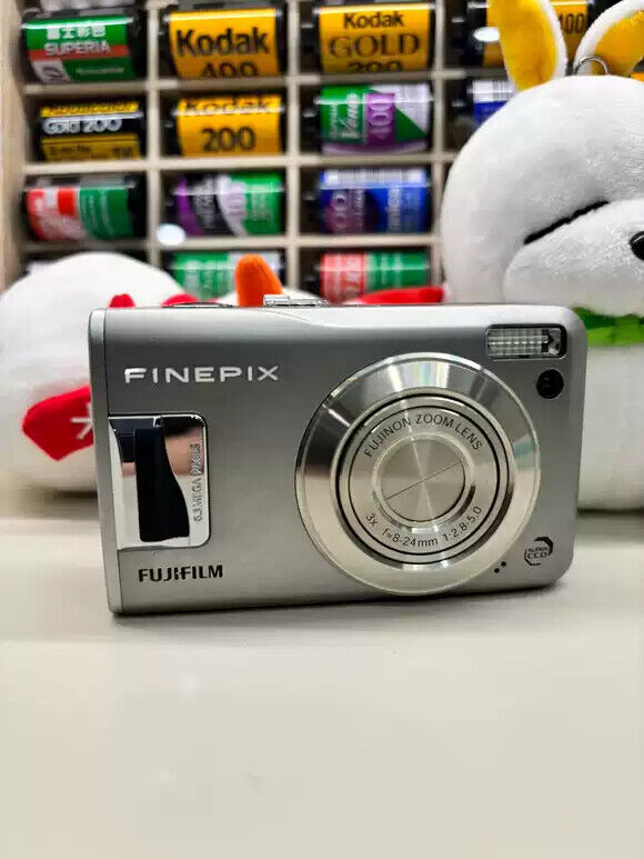 Fujifilm FinePix F31fd Silver 6.3MP Digital Camera 3x Fujifilm FinePix F31fd Silver 6.3MP Digital Camera 3x