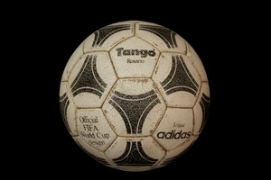 Así es el nuevo balón de la Champions League 21/22 - Champions League - COPE