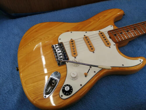 YAMAHA SR400 Natural ST type Super R'nroller Electric Guitar Used From Japan - Picture 2 of 20