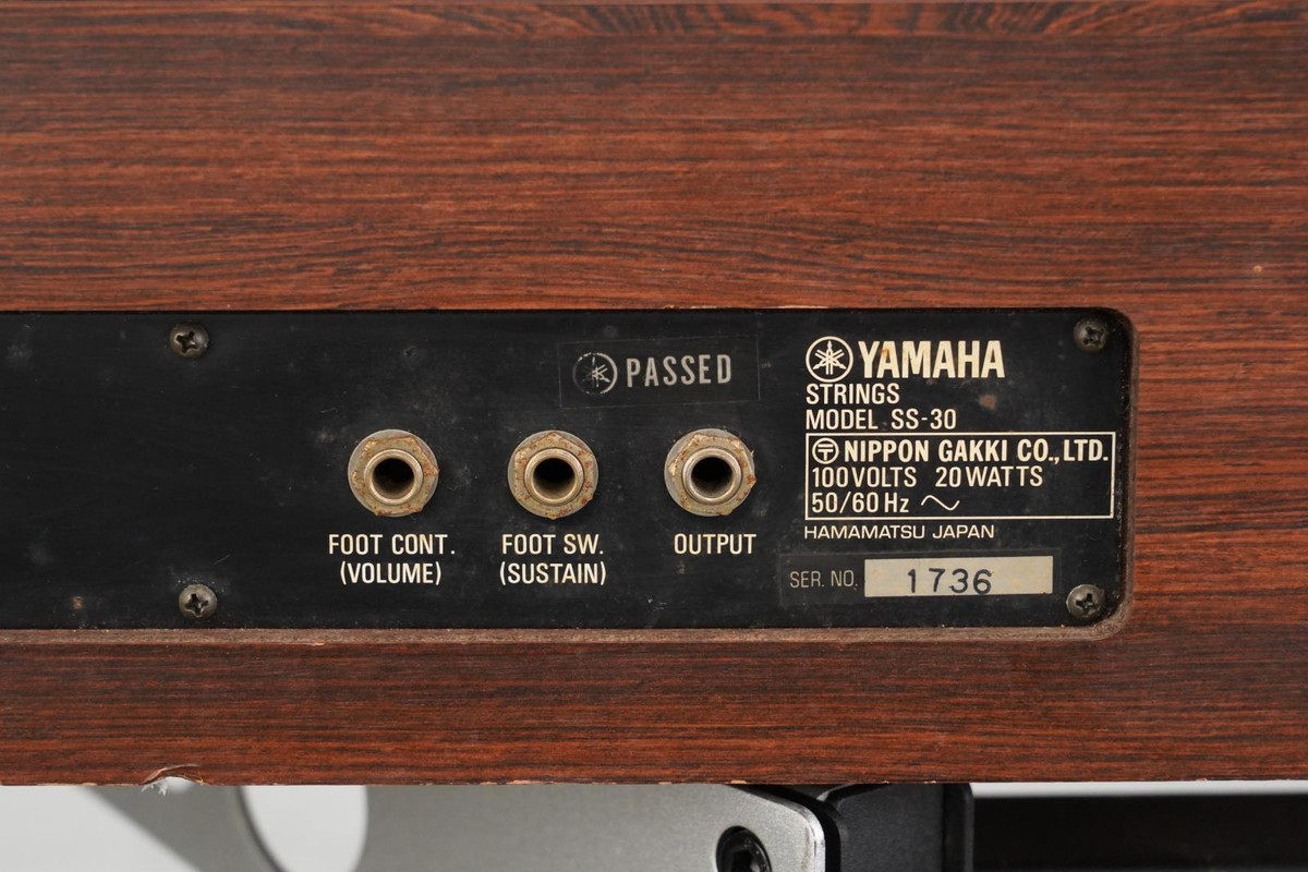 Yamaha SS-30 Multiphonic 49-Key Strings Synthesizer Keyboard