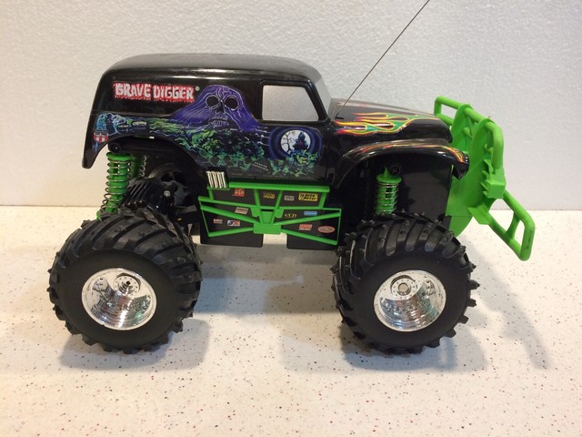 Tyco Grave Digger R/C Monster Jam Truck 2000 27mhz, Remote/Battery