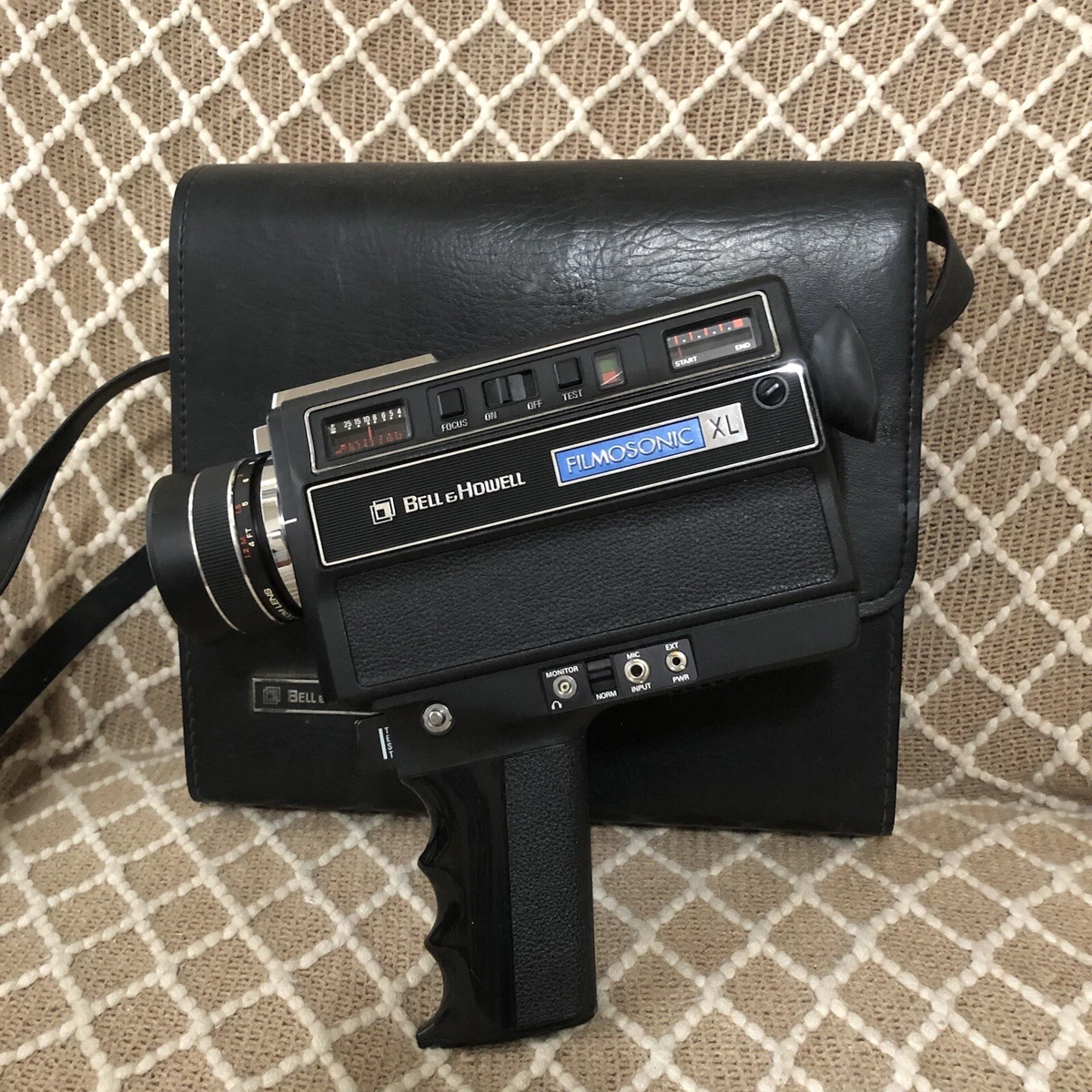 Vintage Bell & Howell FilmoSonic 1238 Macro 8 Camera W