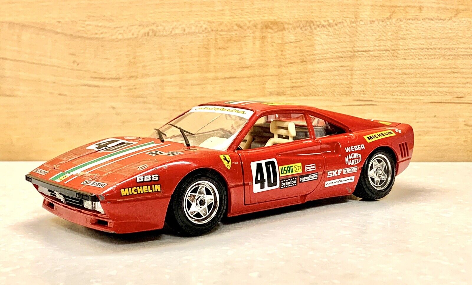 Burago 1984 Ferrari GTO Rally Red 1:24 Scale Collectible Diecast Vintage Italy