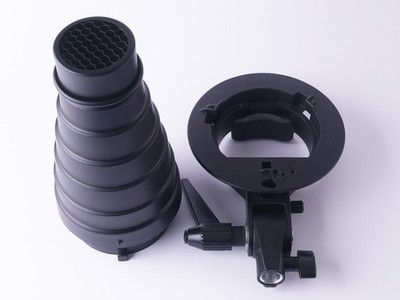 Godox S-Type Halterung für Aufsteckblitze + Snoot mit Wabe (Bowens Mount)