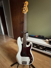 squier classic vibe 60s precision bass with D...