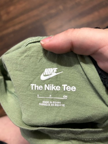 The Nike Tee Grün Herren T-Shirt Small Kurzarm - Bild 2 von 3