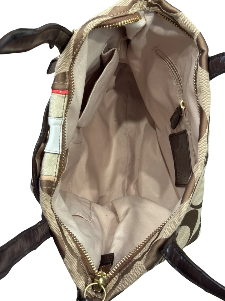 Bolso de Mano Coach F24666 Signature Multi Rayas Caqui/Vermillion Multicolor Usado Foto 4 de 4