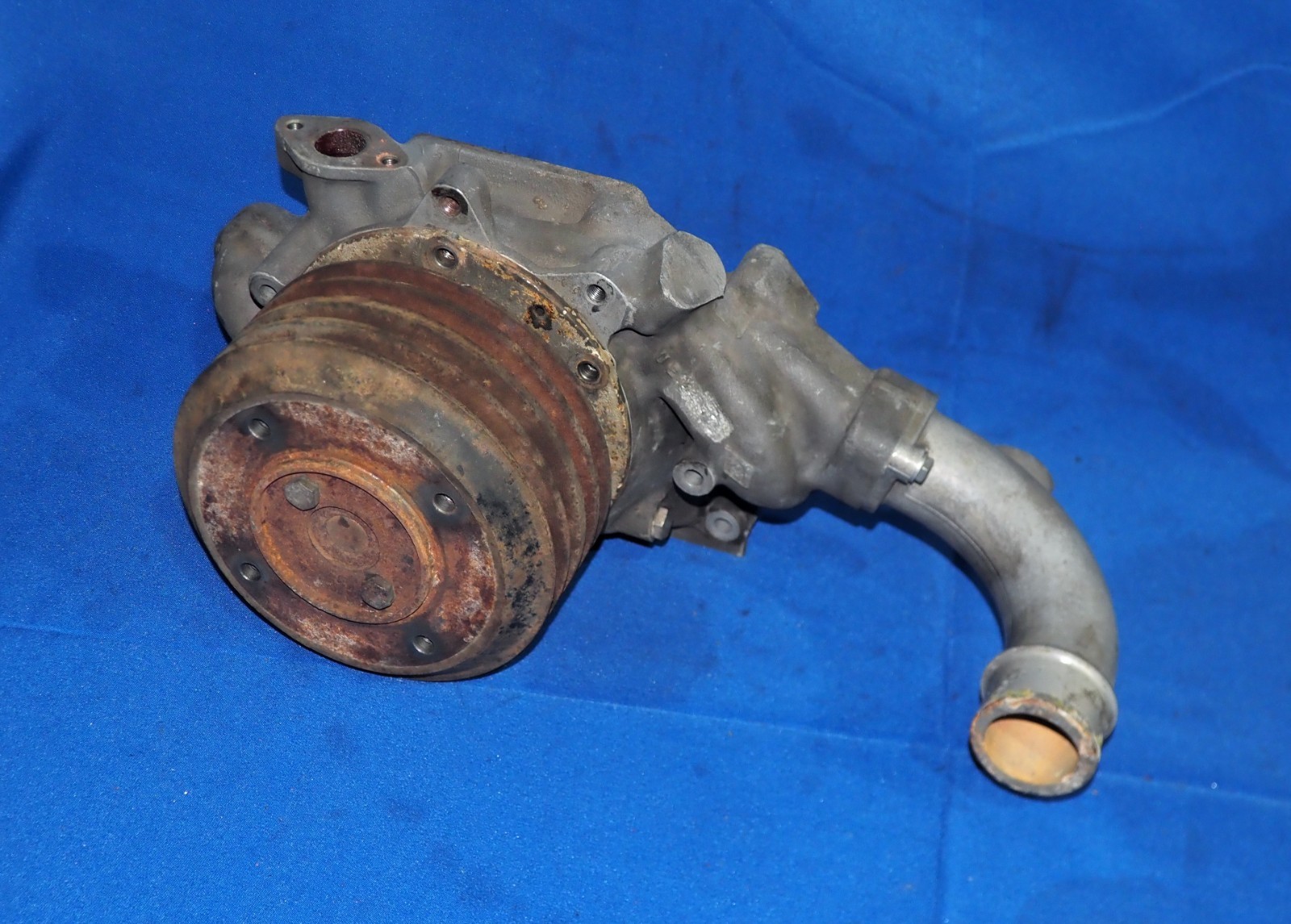 Rolls-Royce Silver Shadow 1965-1969 Water pump with housing