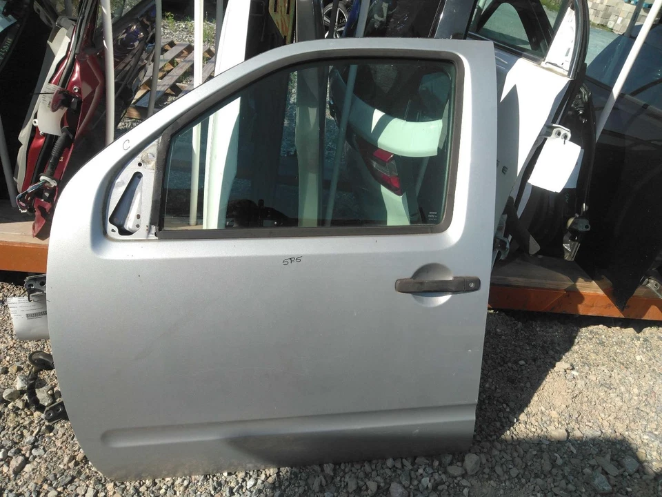 Used Front Left Door Assembly Front fits: 2008 Nissan Frontier w/o body side mou Foto 2 de 4