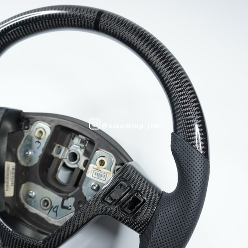 Real carbon fibre steering wheel for Cadillac CTS V 2003-2007 - Foto 4 di 7
