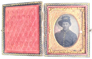 Civil War Union Soldier Dress Uniform Daguerreotype Gold Filled Case Photo Frame