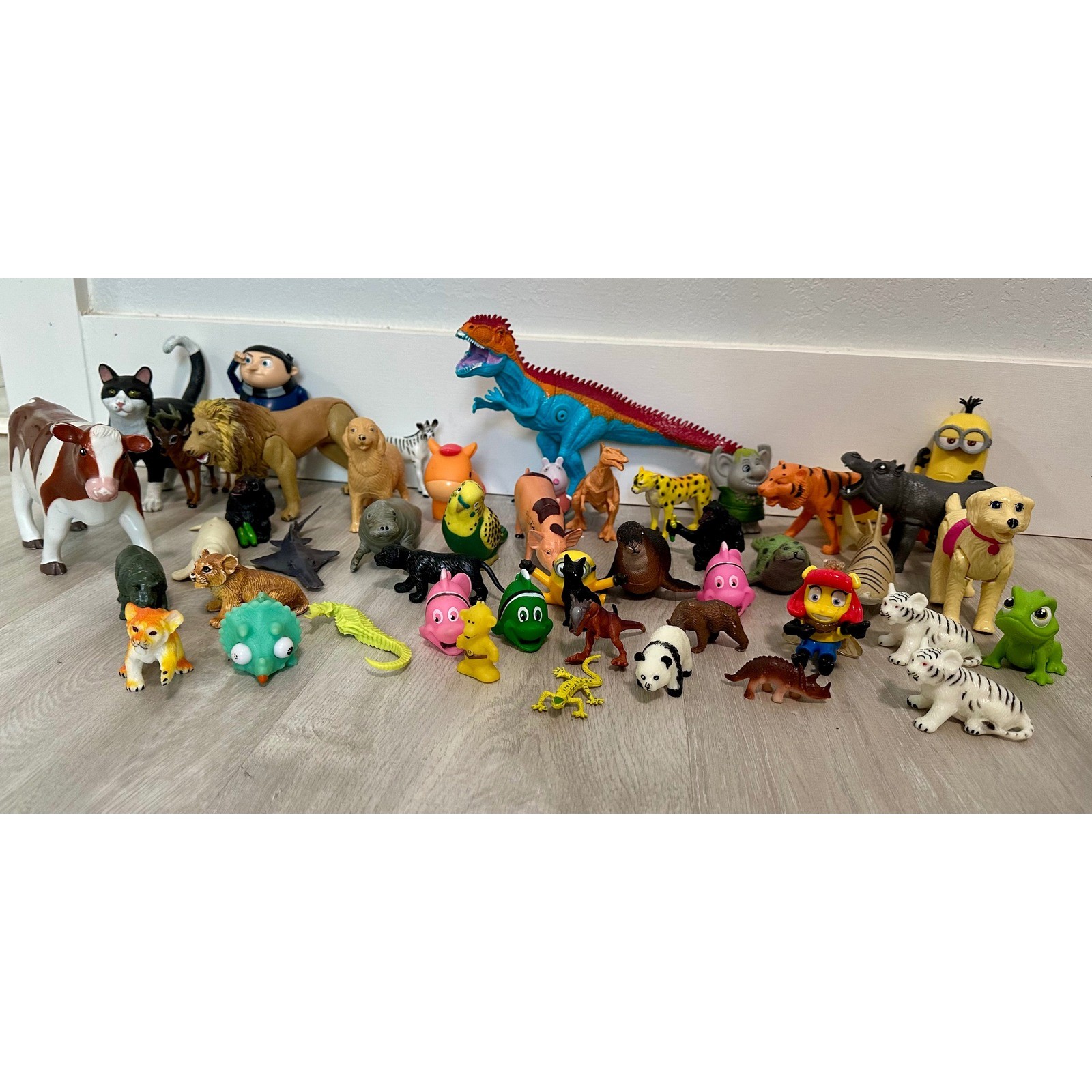 Mixed Lot of 40+ Plastic Toy Animals Figures Minions Dinosaurs Sea Creatures