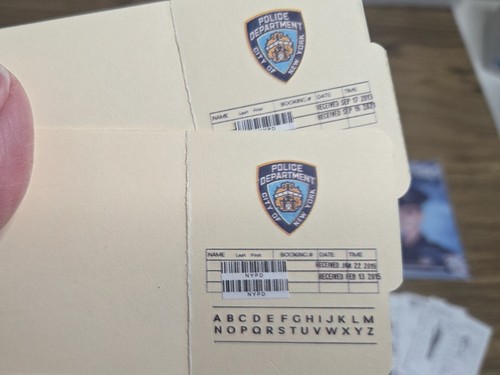 1/6 SCALE Dollhouse MINI Brooklyn 99 B99 accessories, paperwork, folders, badge - Picture 14 of 22