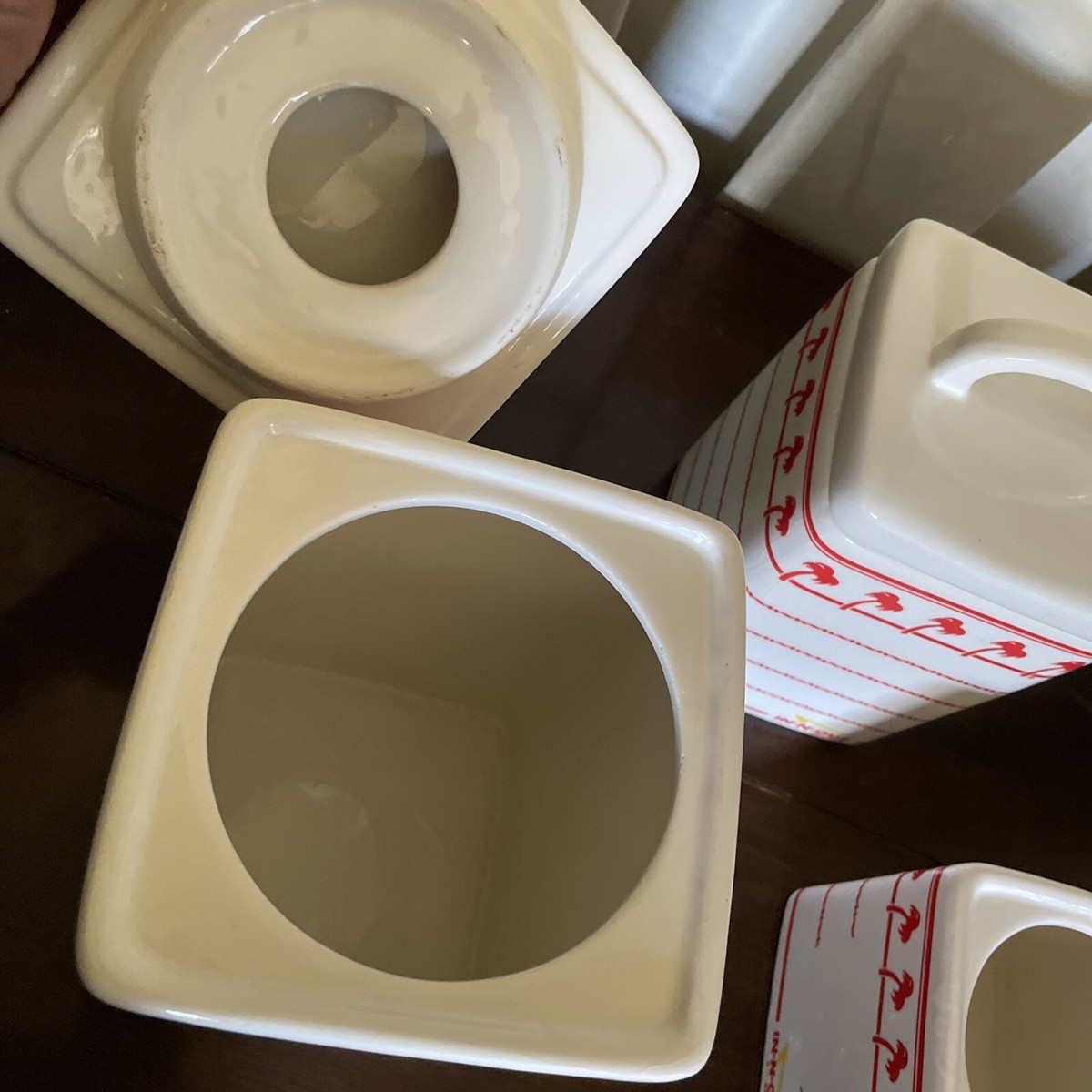 【激レア品！】In-N-Out Burger キッチンキャニスター Set of 3 Employee Exclusive Canisters by In-n-out Burger