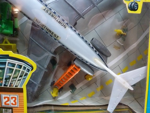 PETREL HONG KONG 9082 FAN JET AIRPLANE DC-9 NORTHWEST - L26.cm - GOOD IN BOX - Picture 2 of 11