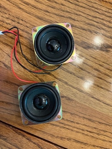 Pair of Miniature Speakers, 5w output. Metal frame is 5.3 cm (2in) across - Picture 4 of 4