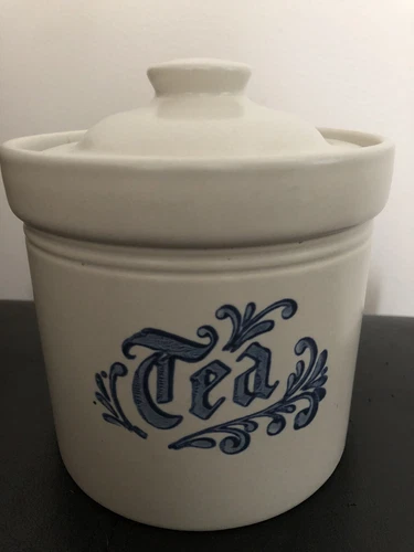 Vintage Pfaltzgraff Yorktowne Tea Canister with Lid 1 Quart EUC