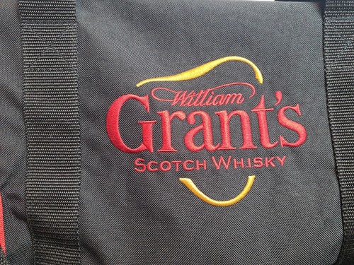 Vintage William Grants Scotch Whisky Holdall Black Yellow Red Embroidered Logo - Picture 2 of 10