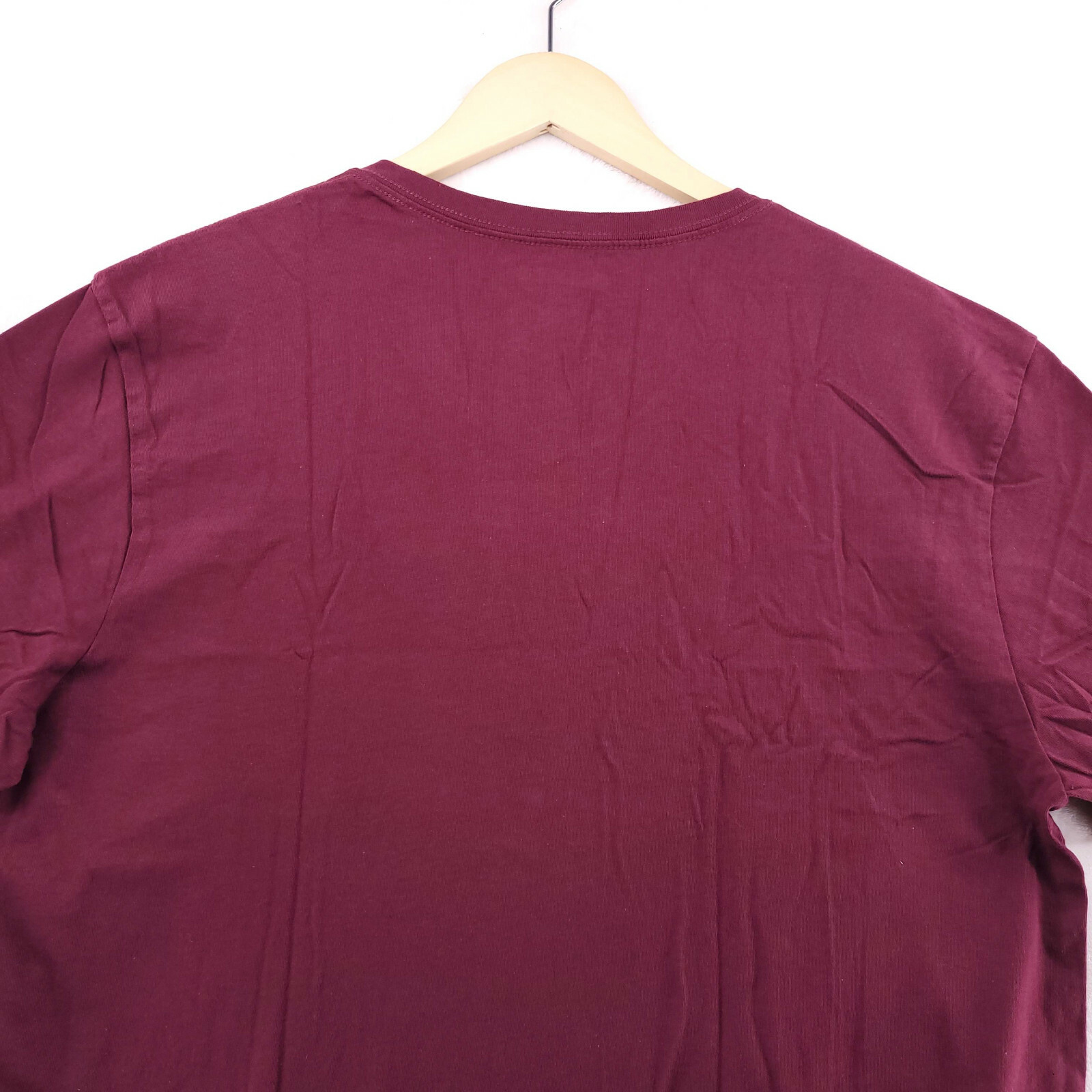 True Religion Men's Size L Burgundy Classic Horseshoe Logo V-Neck T-Shirt thumbnail 7