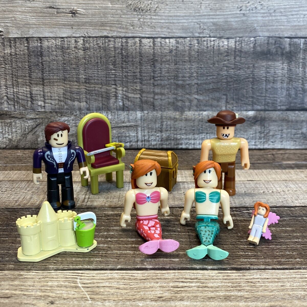 Roblox Dolls & Accessories